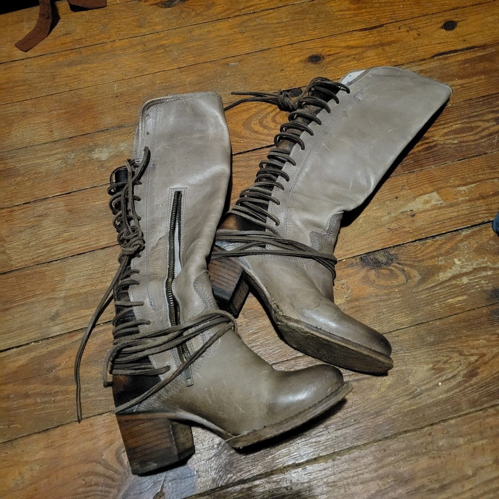Free bird coal boots excellent condition size 7 - Picture 5 of 6